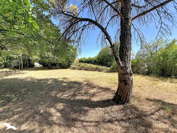 Terrain 25 000 € Saint-Séverin 850 m² DPE