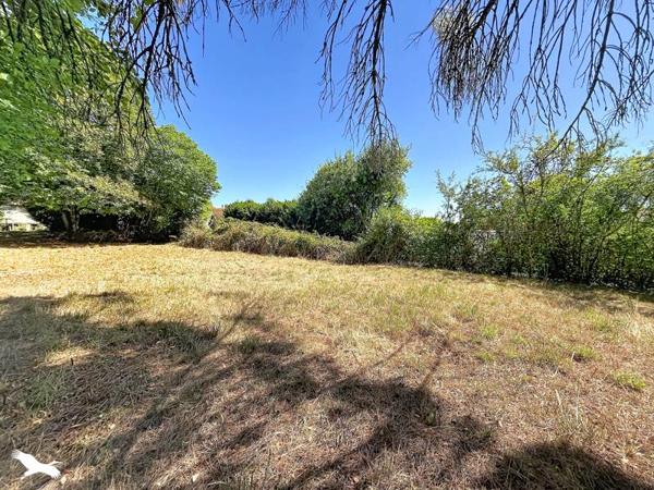 Terrain 25 000 € Saint-Séverin 850 m² DPE