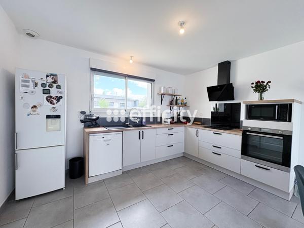 Maison
         7 pièces
        - 126 m² Exclusivité 262 000 € *