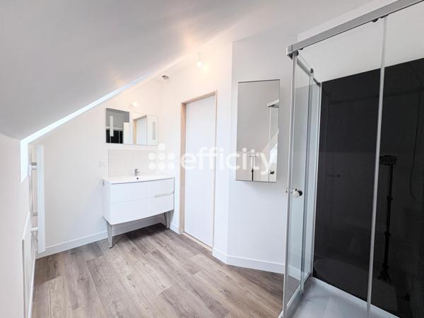 Maison
         7 pièces
        - 126 m² Exclusivité 262 000 € *