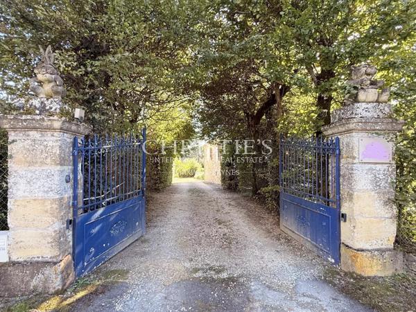 ELEGANTE DEMEURE avec 3 CHAMBRES D’HÔTES et STUDIO