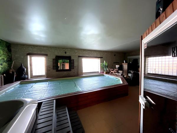 Maison 7 pièces - 300 m²