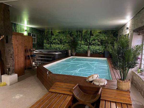 Maison 7 pièces - 300 m²