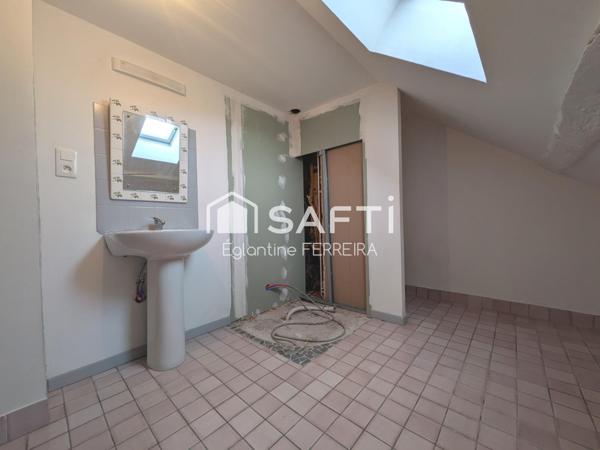 LEVROUX, Maison de ville T4 rénovée de 94m² avec cour et jardinet