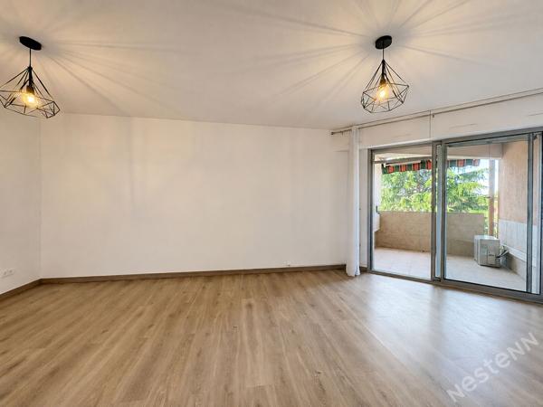 Agen - Grand T1 climatisé, avec balcon et stationnement