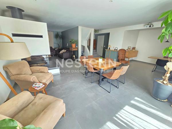 Toulouse Pouvourville 31400 maisont T6 de 213 m² -terrain de 271 m² - toit terrasse de 67m² avec parking