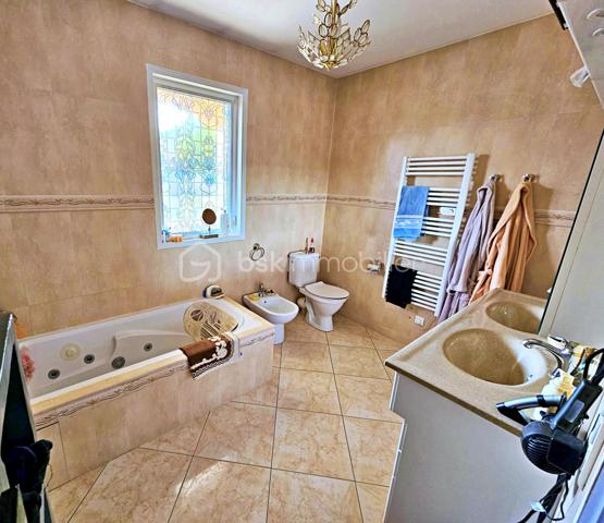 Maison traditionnelle de 230 m²