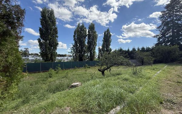 Terrain à vendre    Écully