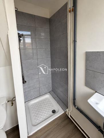 Immeuble de rapport à vendre Lille-Fives – 3 lots cadastrés – Local commercial et 2 T2 meublés – 26 040 € de loyers annuels HC