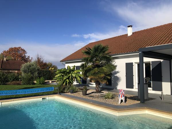 Morestel (38510) A MORESTEL MAISON 150 m² SUR TERRAIN DE 1200 m² ARBORE AVEC PISCINE CHAUFFEE ET GARAGE