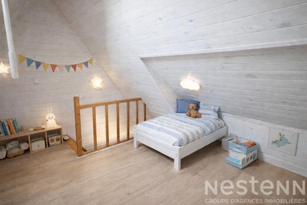 PLUNERET / Auray Saint-Goustan : maison rénovée de 120 m² avec jardin, sous-sol et poêle à bois