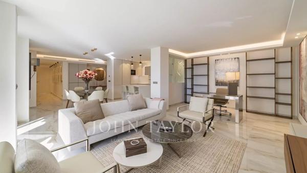 Croisette centrale : Vue mer et parc pour ce somptueux appartement