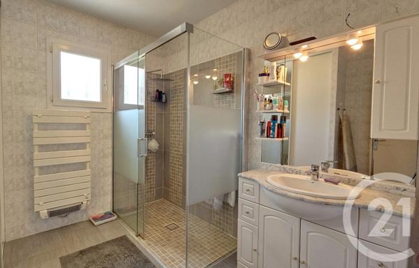Maison à vendre  6 pièces - 143 m 2   SURZUR  - 56