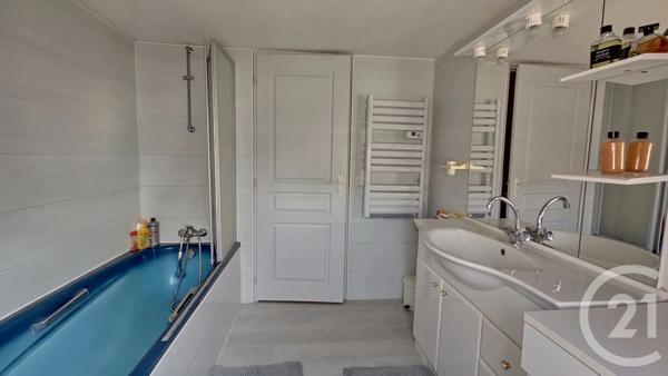 Maison à vendre  6 pièces - 143 m 2   SURZUR  - 56