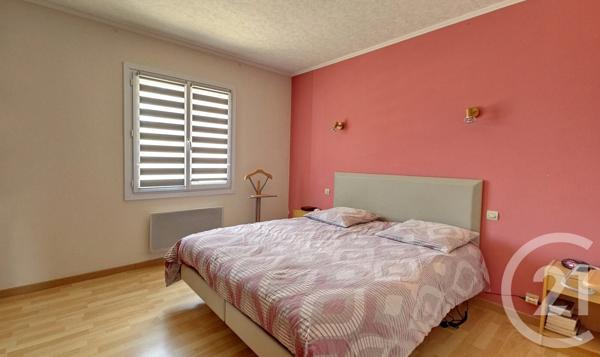 Maison à vendre  6 pièces - 143 m 2   SURZUR  - 56
