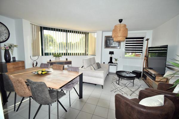 Appartement 3 pièces avec ascenseur et garage Centre-ville DIGNE LES BAINS (04)