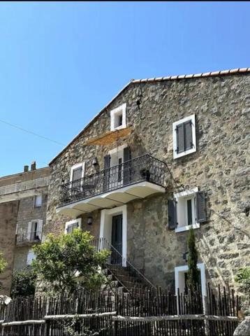 Olmeto, Maison de village en pierres de taille 4 pièce(s) 95 m2  jardin 202 m2