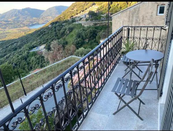 Olmeto, Maison de village en pierres de taille 4 pièce(s) 95 m2  jardin 202 m2