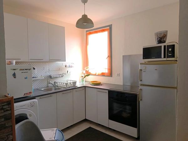Vente                                                      Appartement
                        
                     1 pièces                      24 m2                     à La Londe-les-Maures