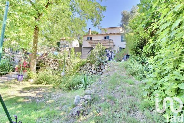 Maison 4 pièces de 68 m² à Roquevaire (13360)