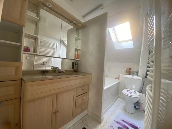 Vente                                                      Appartement
                        
                     1 pièces                      84 m2                     à Dourdan