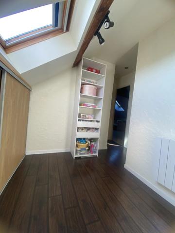 Vente                                                      Appartement
                        
                     1 pièces                      84 m2                     à Dourdan