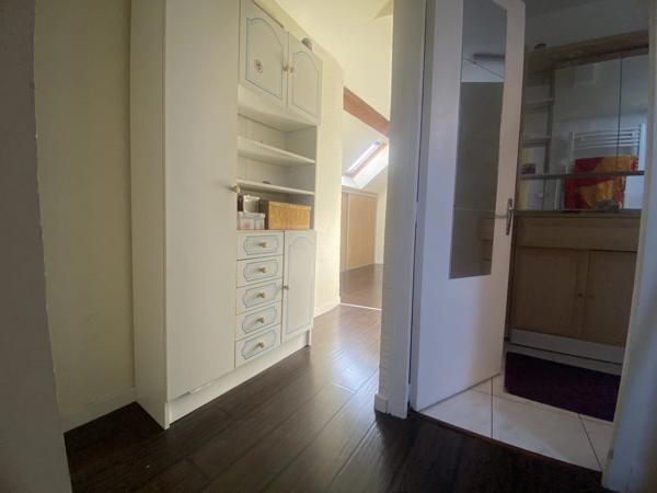Vente                                                      Appartement
                        
                     1 pièces                      84 m2                     à Dourdan