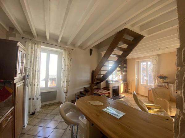 Vente                                                      Appartement
                        
                     1 pièces                      84 m2                     à Dourdan