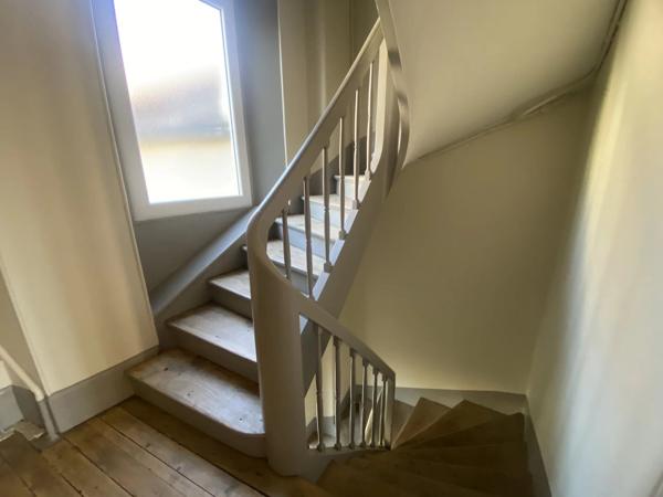 Vente                                                      Appartement
                        
                     1 pièces                      84 m2                     à Dourdan