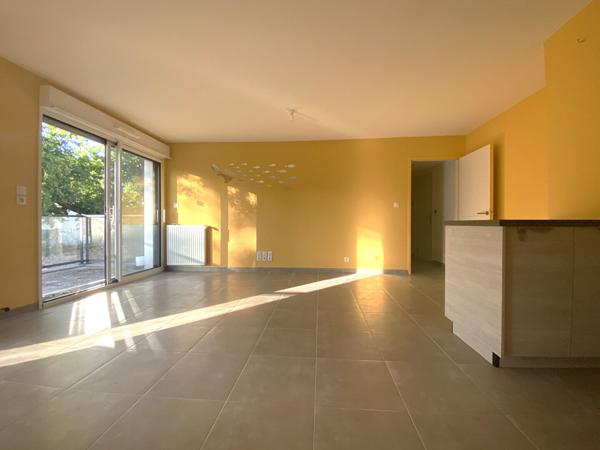 à vendre à Arradon - Bourg appartement 3 pièces  calme et recherché balcon parking