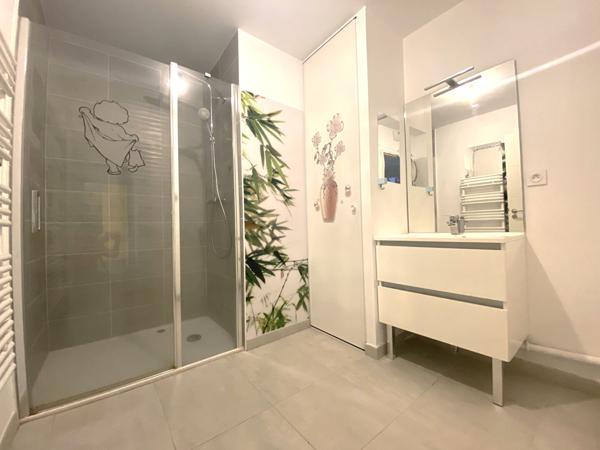 à vendre à Arradon - Bourg appartement 3 pièces  calme et recherché balcon parking