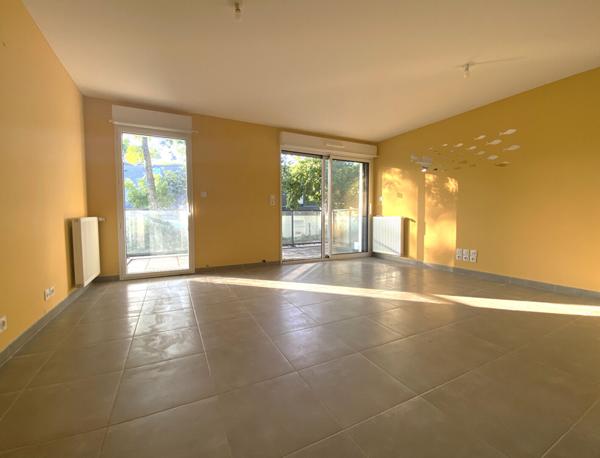 à vendre à Arradon - Bourg appartement 3 pièces  calme et recherché balcon parking