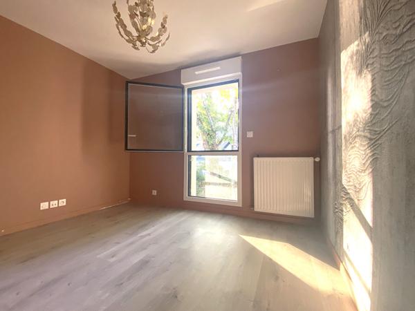 à vendre à Arradon - Bourg appartement 3 pièces  calme et recherché balcon parking