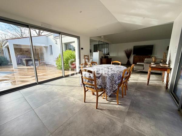 Maison récente à vendre à FETILLY - 154 m² avec piscine