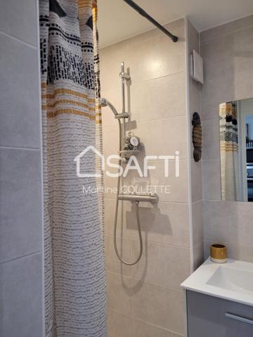 Proche de la plage Appartement meublé T2 au 1er et dernier étage avec parking