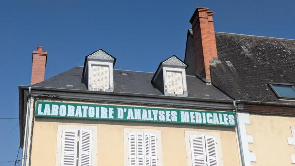 Immeuble de bureaux ou maison à rénover