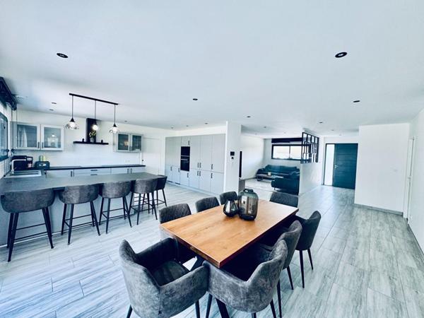 EXCLUSIVITÉ Magnifique maison contemporaine de plain-pied à Nuaillé
