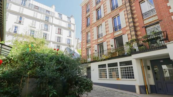 Appartement Paris 18e - BLANCHE / CITÉ YVES KLEIN