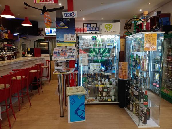 Local commercial – Murs et fonds avec logement