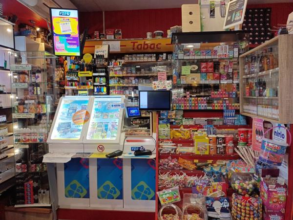 Local commercial – Murs et fonds avec logement