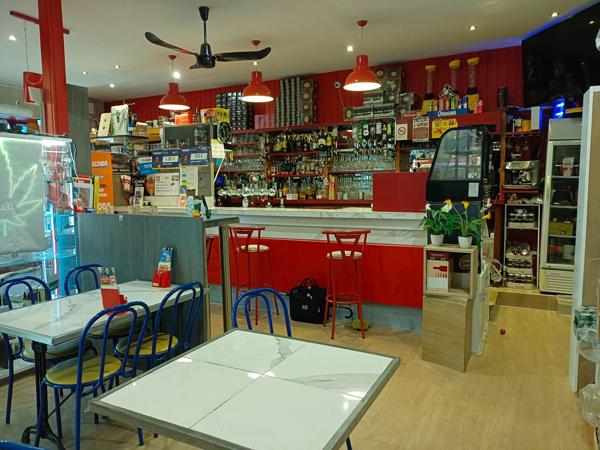 Local commercial – Murs et fonds avec logement