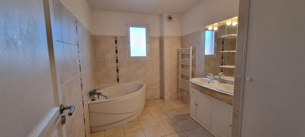 Appartement T4 en location à BORGO