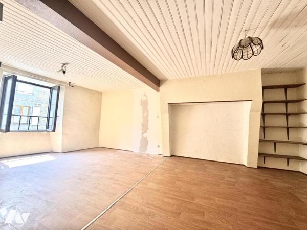 IMMEUBLE  A SAINT CHELY D'APCHER