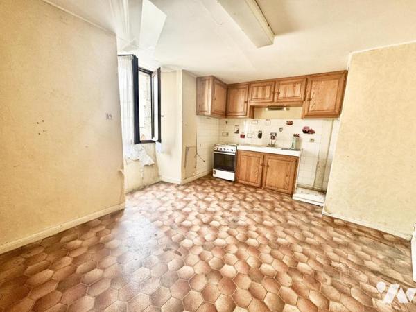 IMMEUBLE  A SAINT CHELY D'APCHER