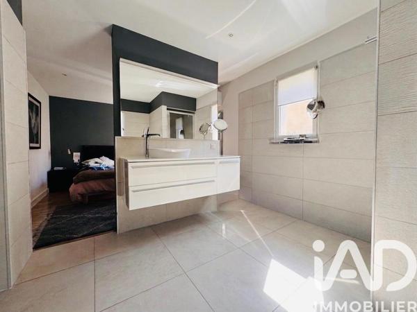 Maison à vendre 5 pièces 158,43 m² Sauveterre