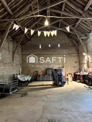 Fermette 7 chambres proche  de DANGE SAINT ROMAIN