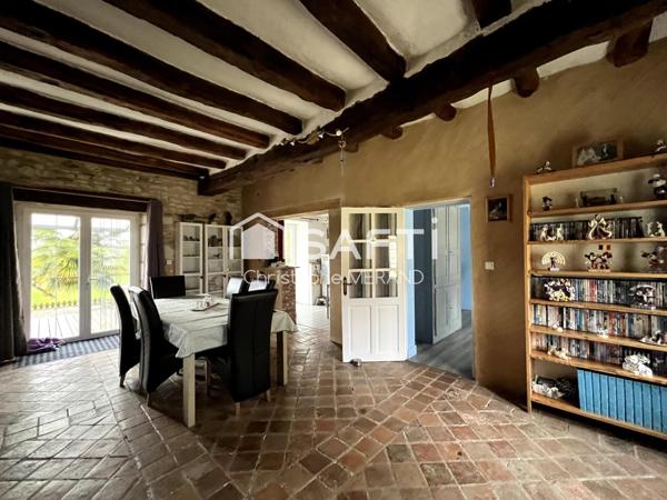 Fermette 7 chambres proche  de DANGE SAINT ROMAIN