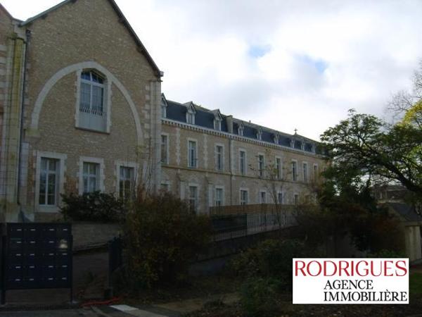 Appartement à louer, 2 pièces - POITIERS 86000