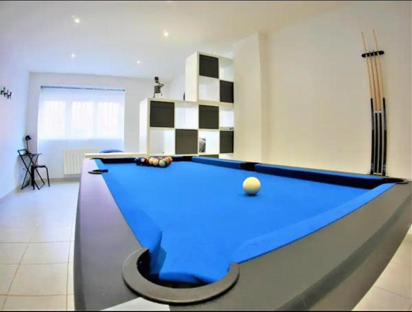 Local commercial transformé en appartement exploité en location saisonnière