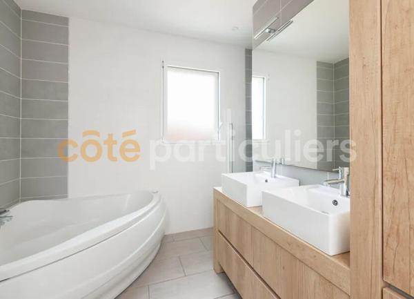 Vente
                Maison100 m² - 4 Pièces -
                    MONT DE MARSAN (40000)